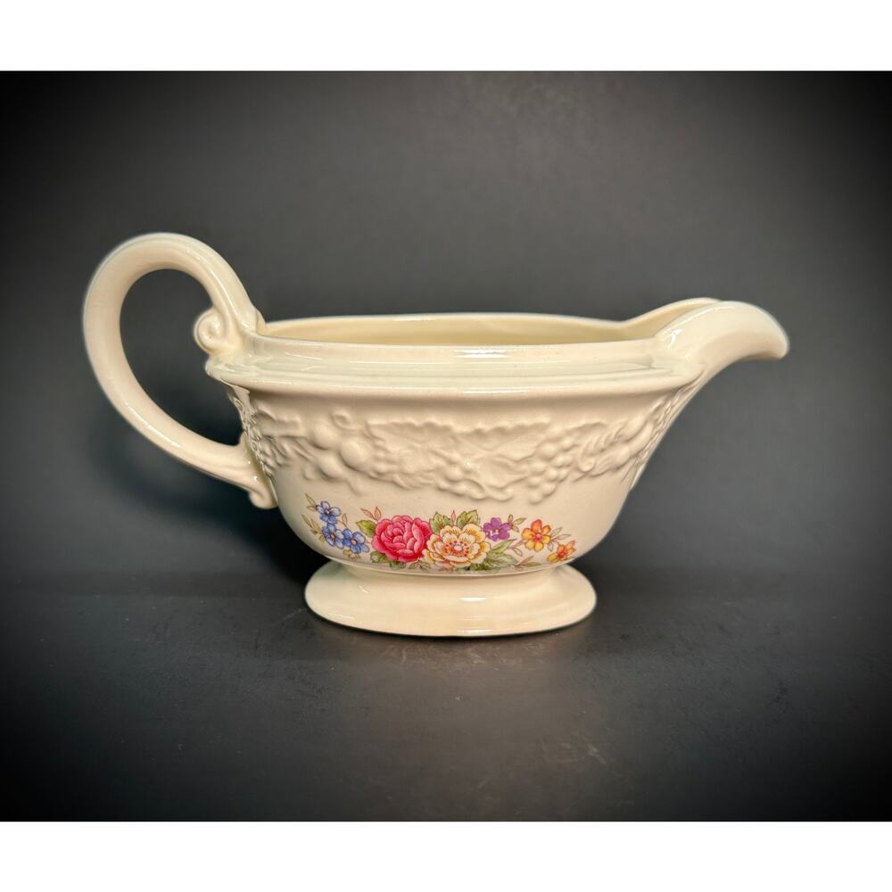 Homer Laughlin Gravy Boat, VTG Floral and Vine Eggshell USA Pattern - Cottage